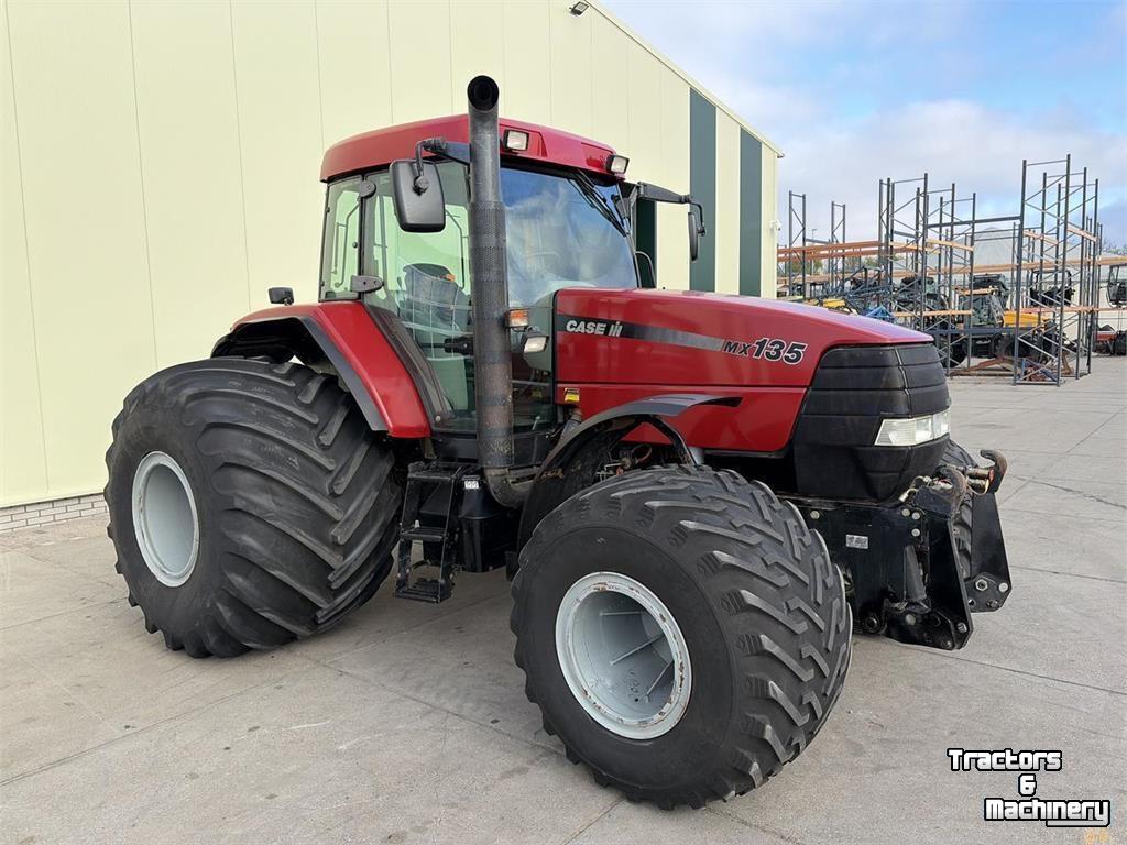 Tracteur Case-IH MX 135