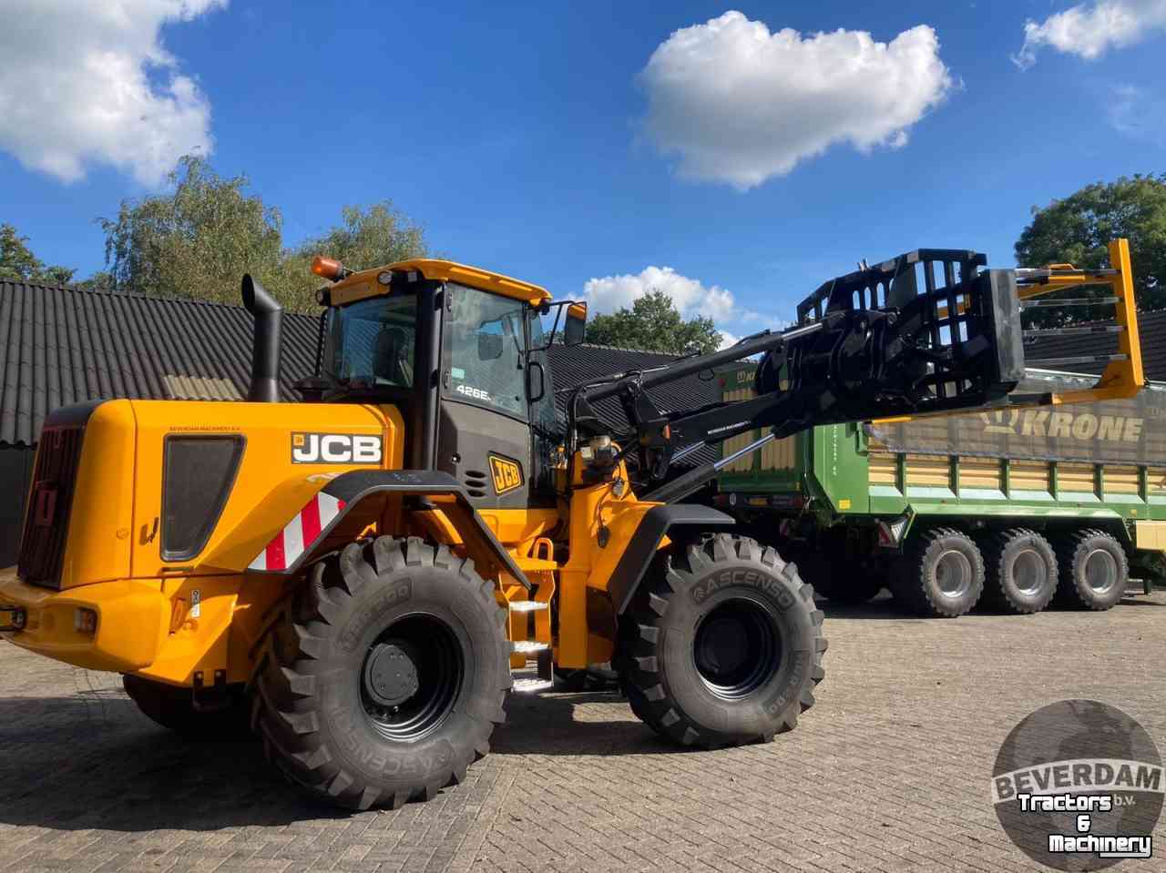 Chargeuse sur pneus JCB 426 AGRI HT