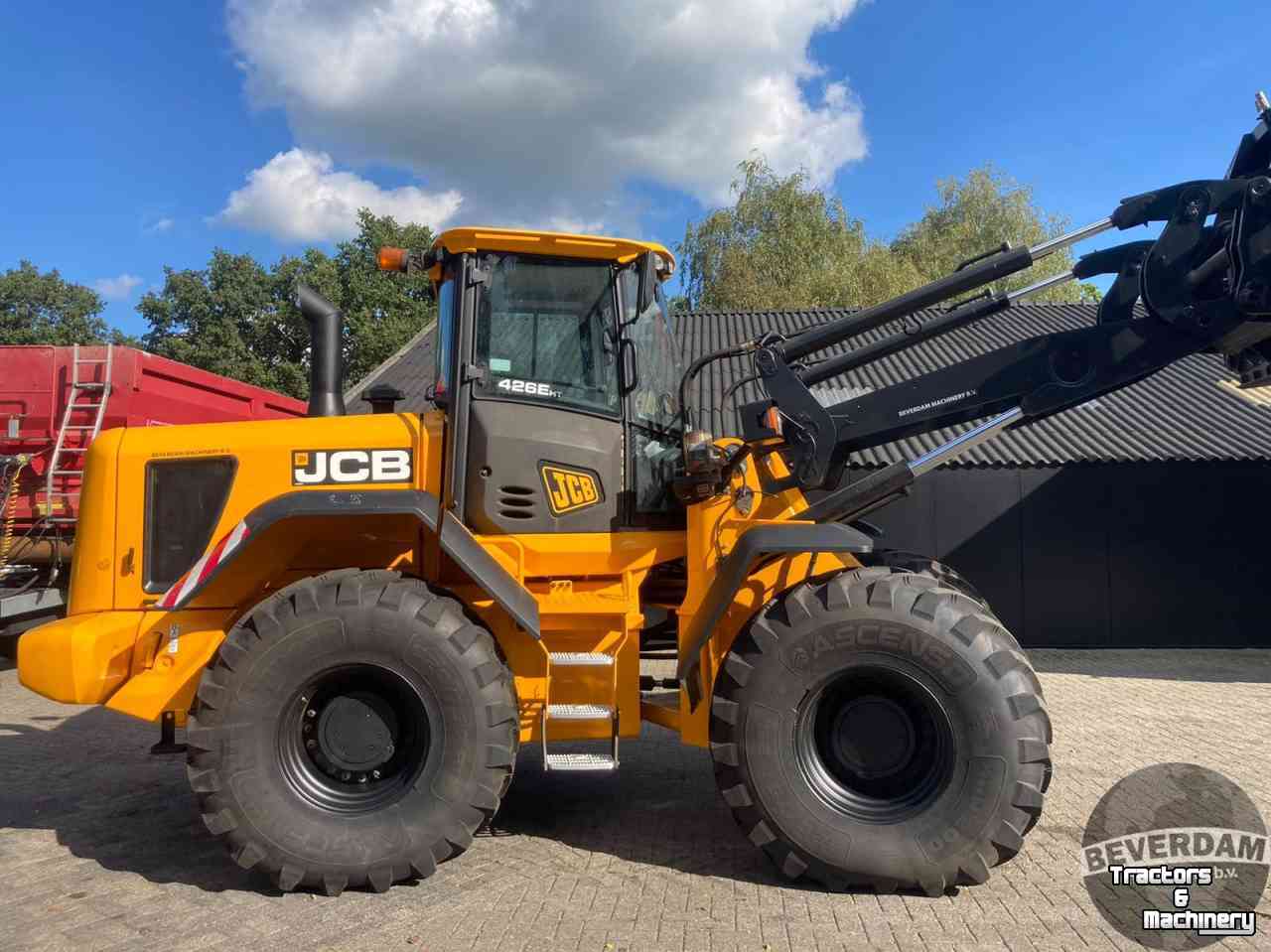 Chargeuse sur pneus JCB 426 AGRI HT