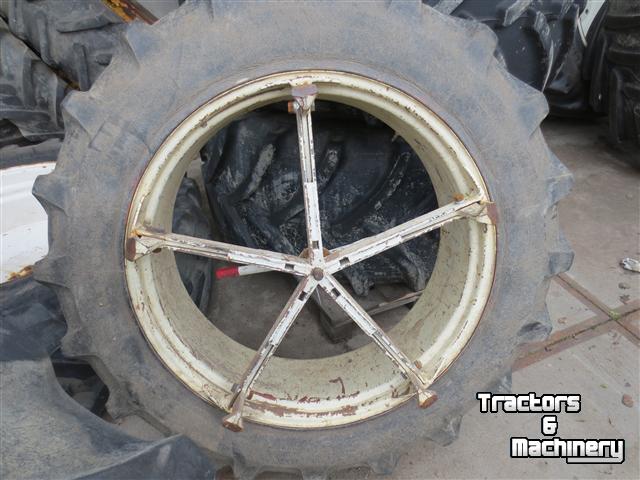 Roues, Pneus, Jantes, Barillets Jumelage  Onbekend