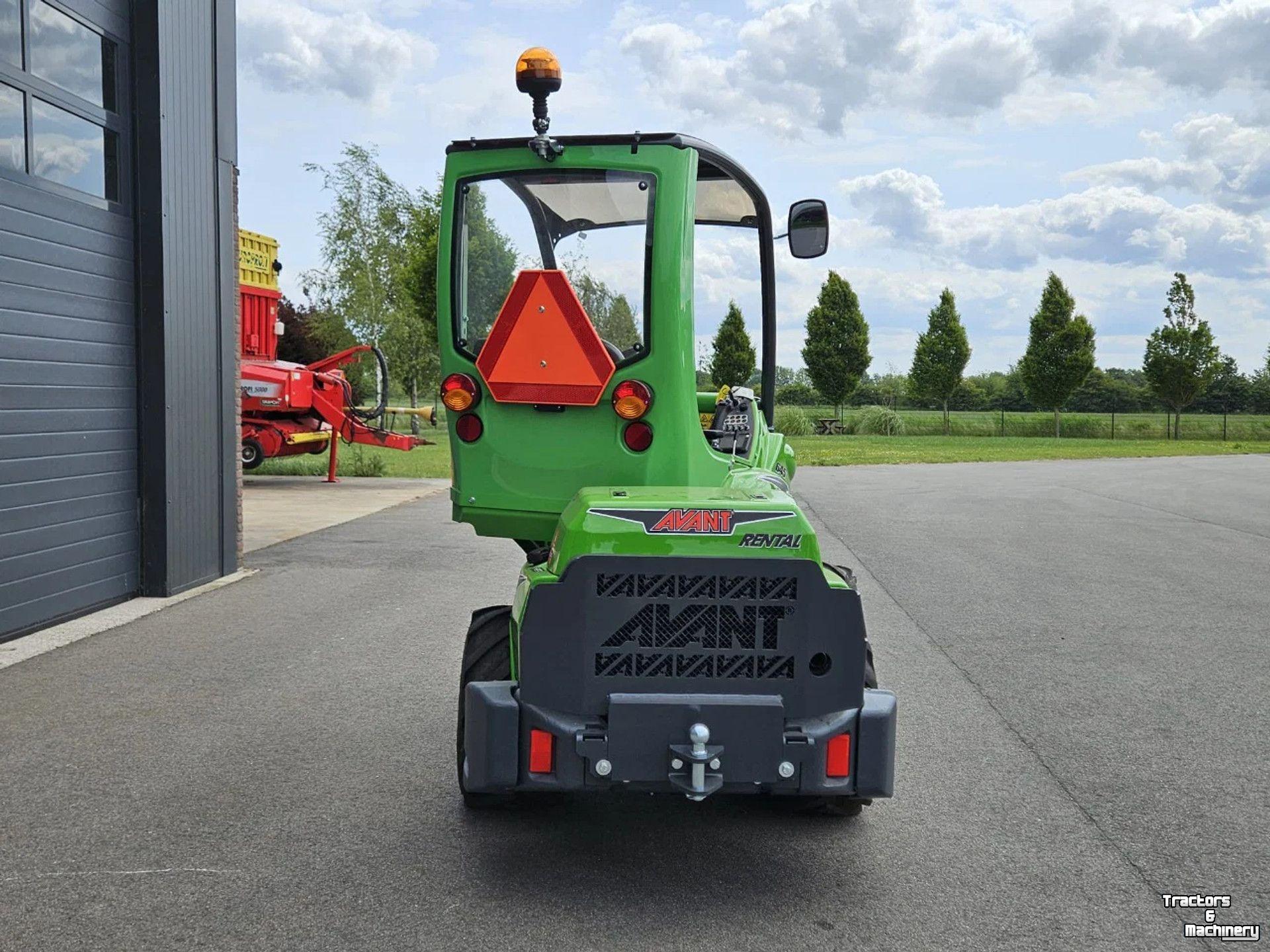 Chargeuse sur pneus Avant 645i Rental mini-shovel