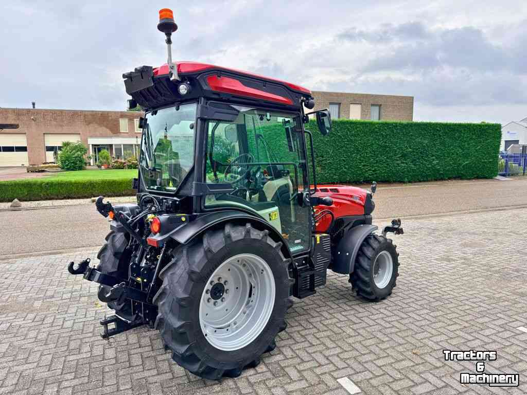 Tracteur pour vignes et vergers Case Quantum 110N Stage V Cab CAT 4