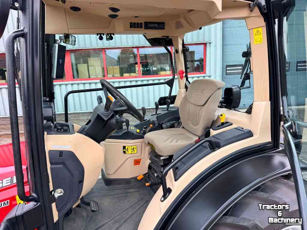 Tracteur pour vignes et vergers Case Quantum 110N Stage V Cab CAT 4