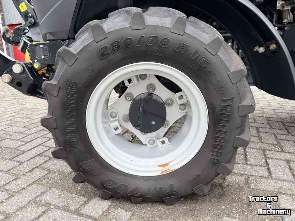 Tracteur pour vignes et vergers Case Quantum 110N Stage V Cab CAT 4