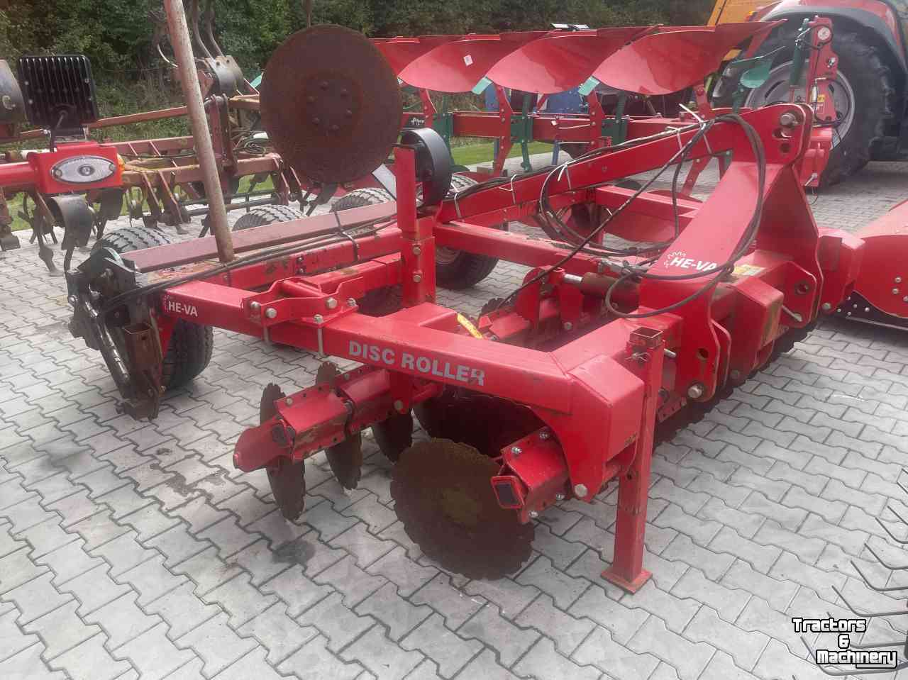Déchaumeur à disques He-Va Disc roller met hydraulische bandenwals