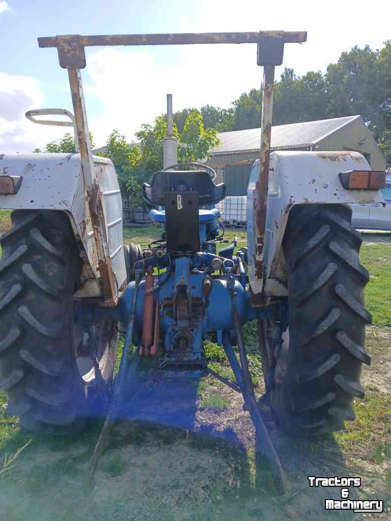 Tracteur Ford 4000