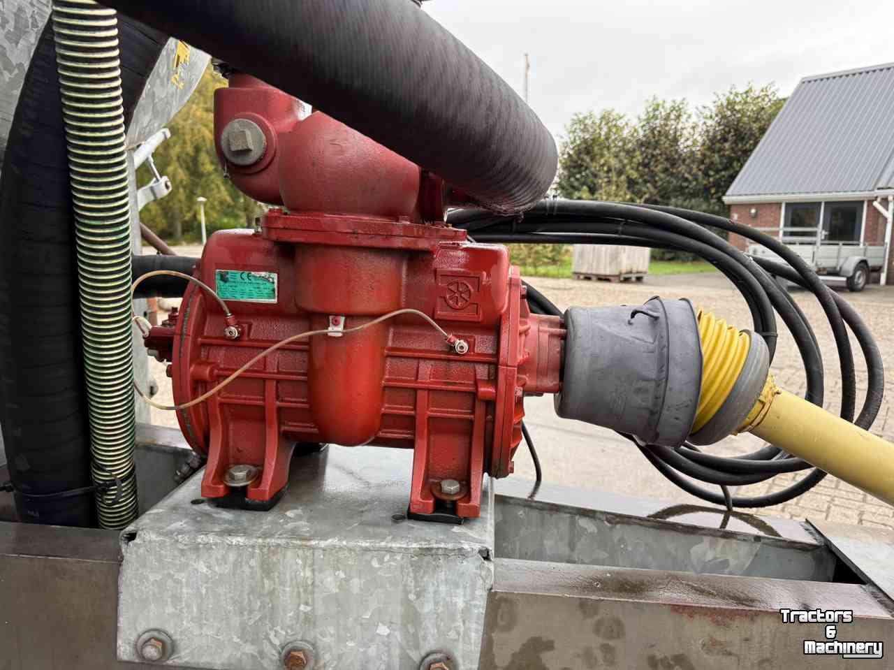 Tonneau de lisier Veenhuis Ecovac 8000 giertank + Bouwland injecteur bemester