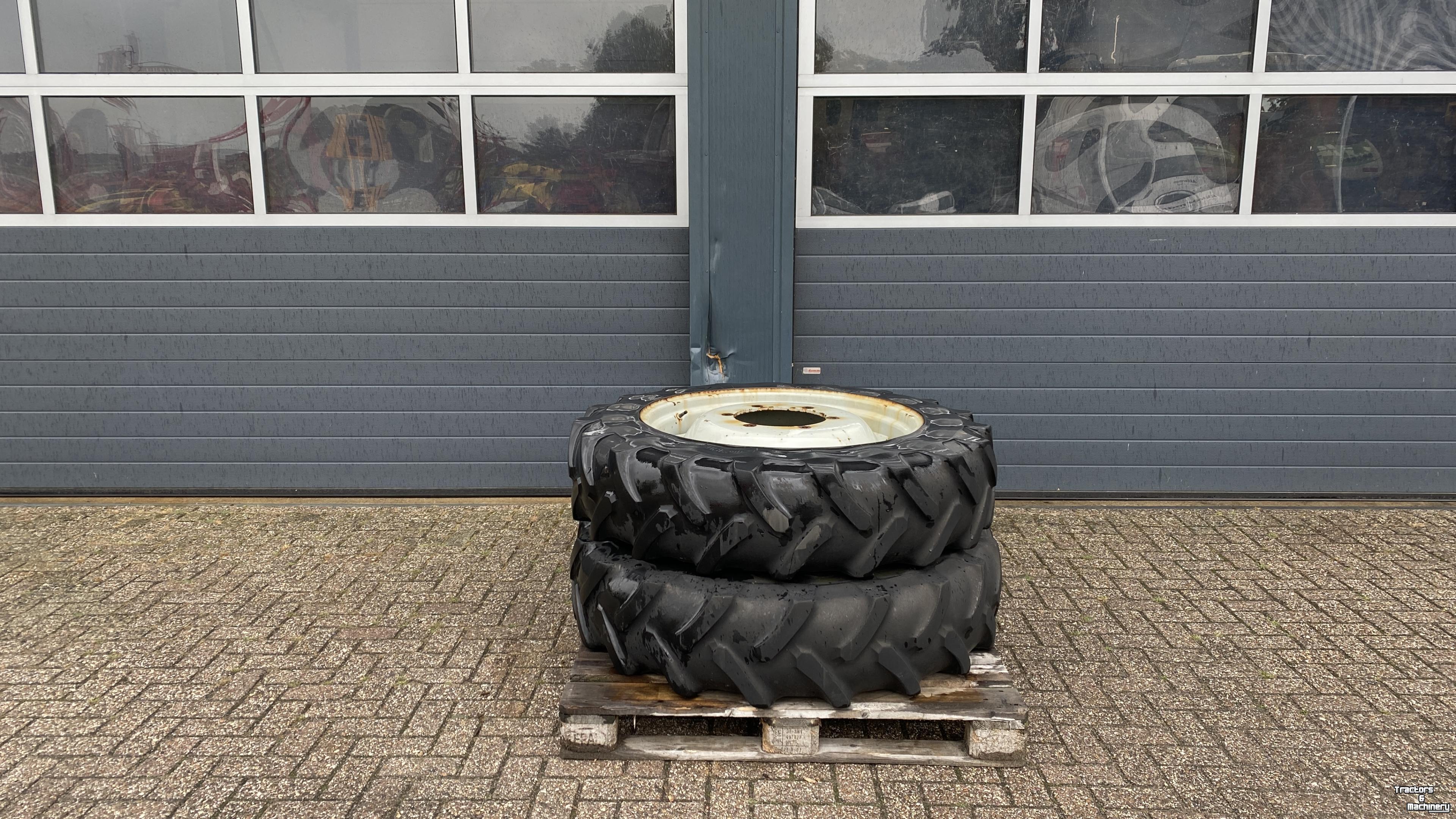 Roues, Pneus, Jantes, Barillets Jumelage Michelin 12.4R32 op 6 gaats velg