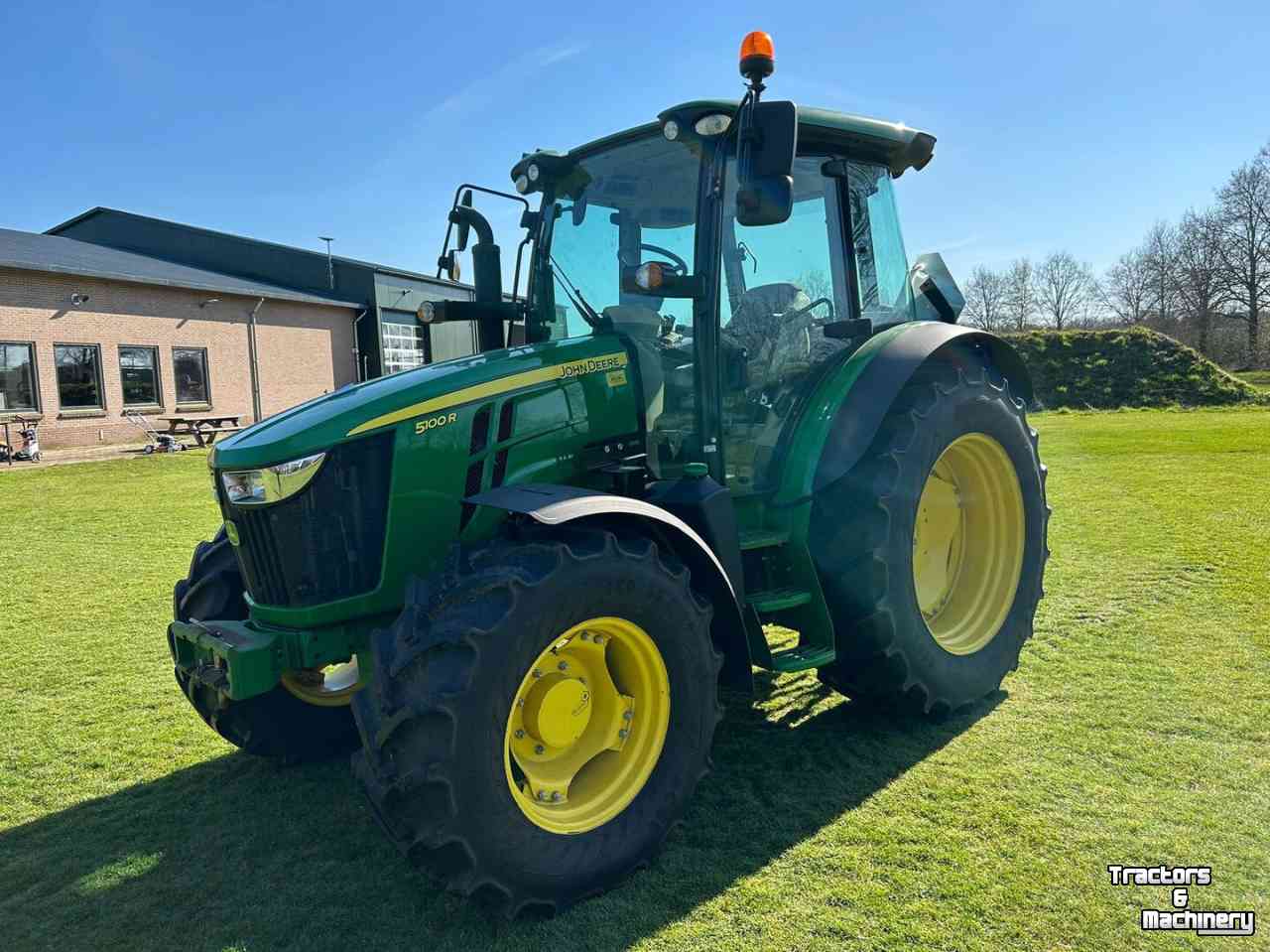 Tracteur John Deere 5100R