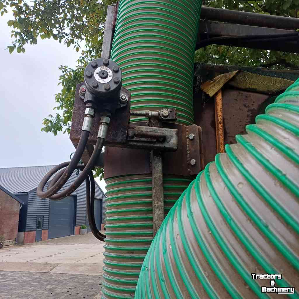 Aspirateur de feuille Miedema zuigwagen