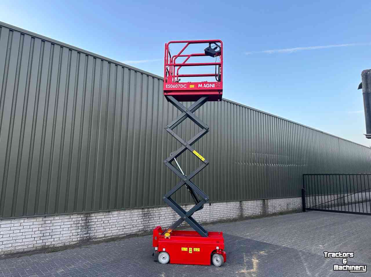 Elévateur à nacelle Magni ES0607DC schaarhoogwerker Nieuw staat Magni schaarlift, van Bj 2022,