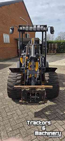 Chargeuse sur pneus JCB 403