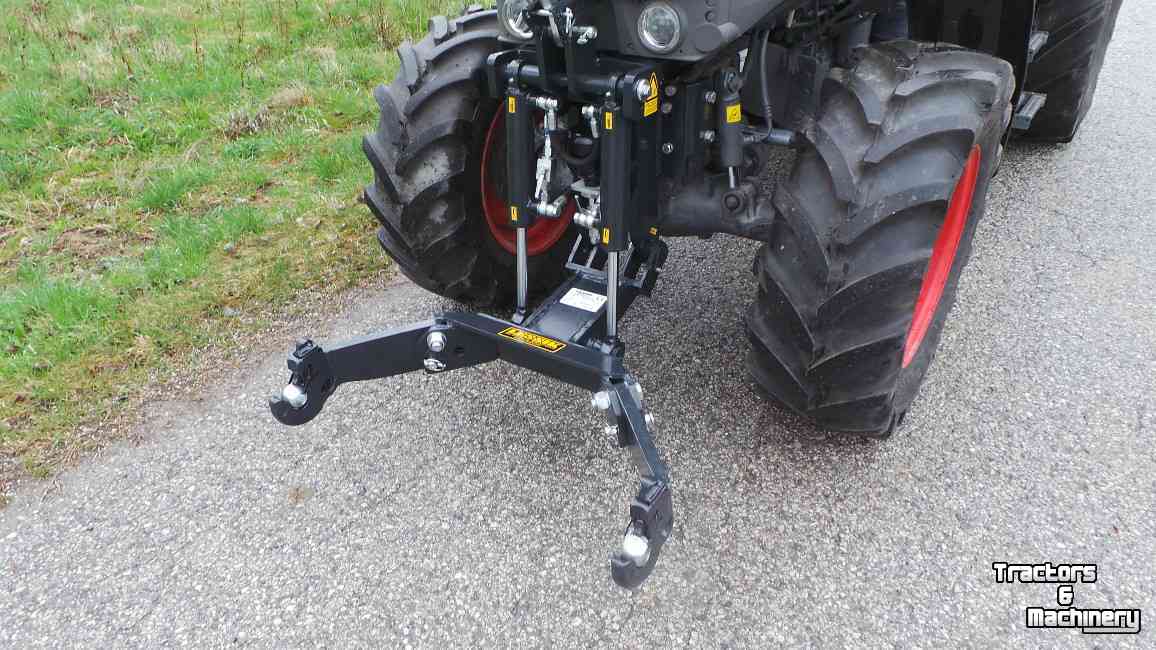 Tracteur pour vignes et vergers Fendt 211/210/209/208 V/F/P Fronthef smalspoor