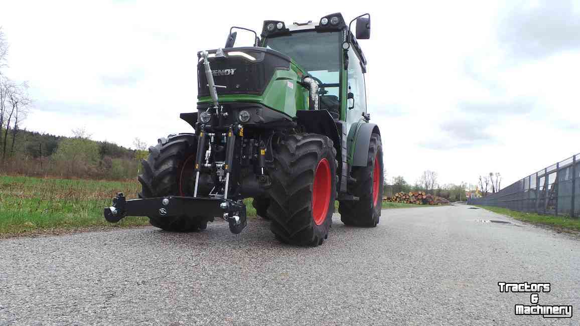 Tracteur pour vignes et vergers Fendt 211/210/209/208 V/F/P Fronthef smalspoor