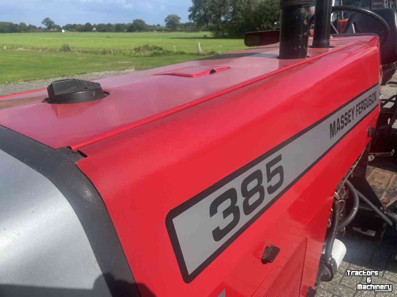 Tracteur Massey Ferguson 385 2WD Perkins 4 cil.diesel Powersteering