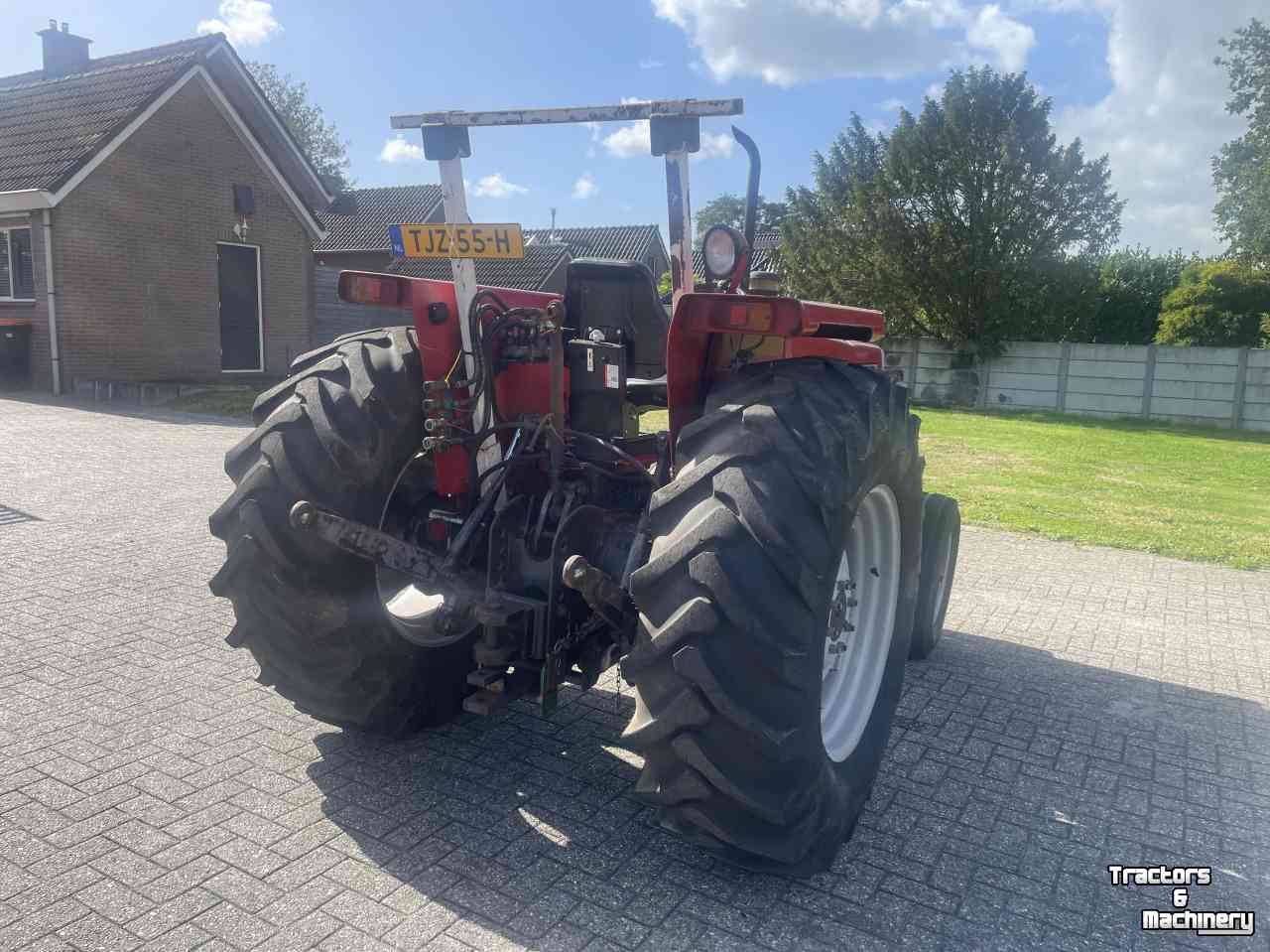 Tracteur Massey Ferguson 385 2WD Perkins 4 cil.diesel Powersteering