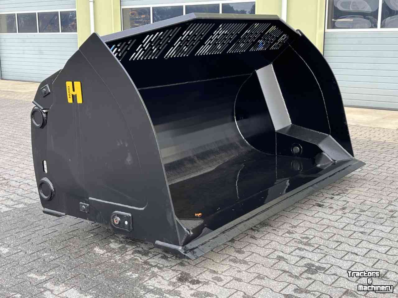 Godets à haut déversement  Hoogkiepbak shovel 4000 ltr