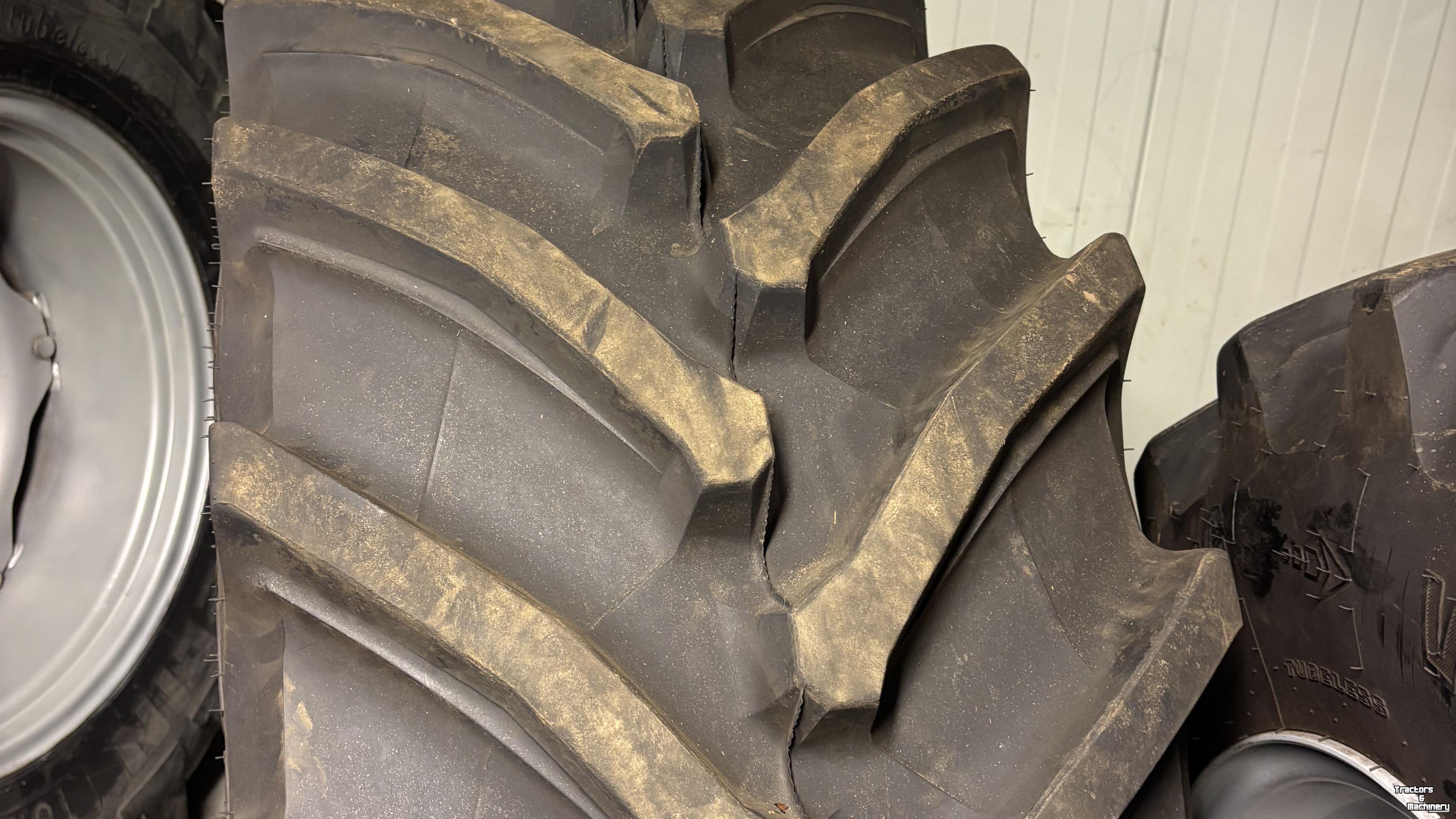 Roues, Pneus, Jantes, Barillets Jumelage Trelleborg TRELLEBORG VF 520/60R28 cpl wielen