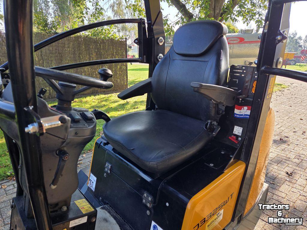 Chargeuse sur pneus Giant D332SWT