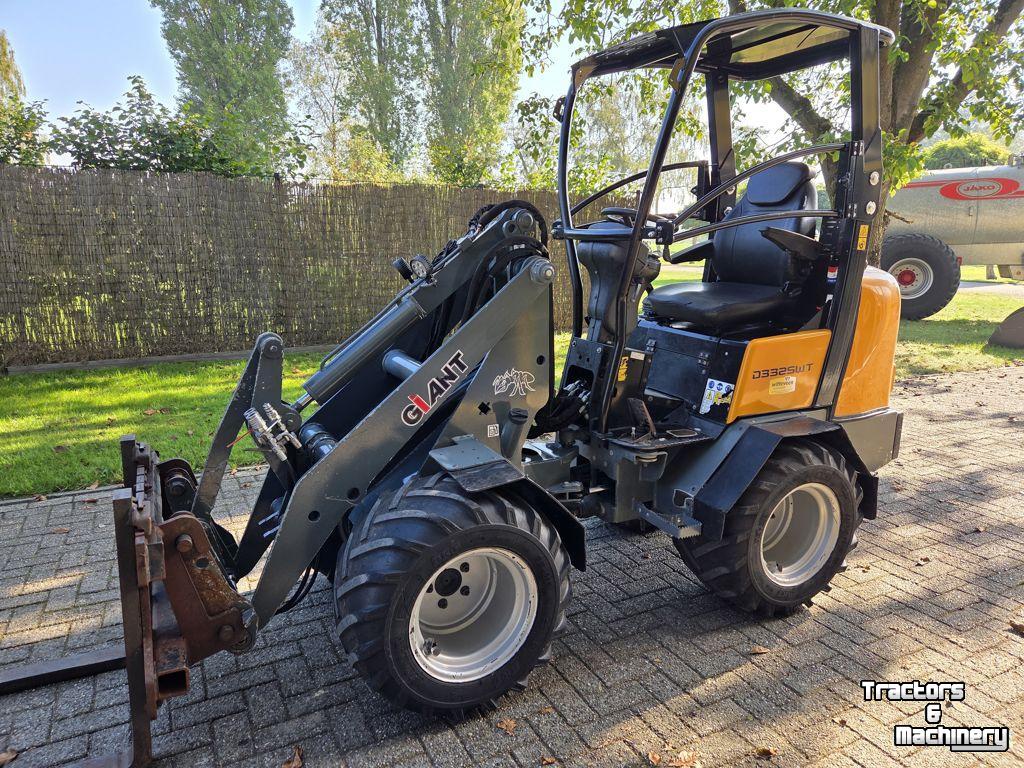Chargeuse sur pneus Giant D332SWT