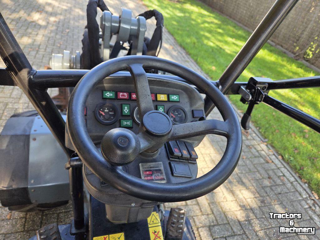 Chargeuse sur pneus Giant D332SWT