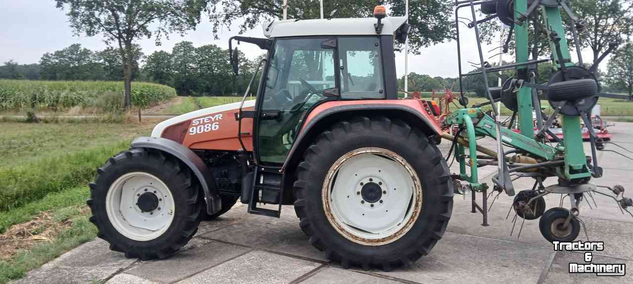 Tracteur Steyr M9086A