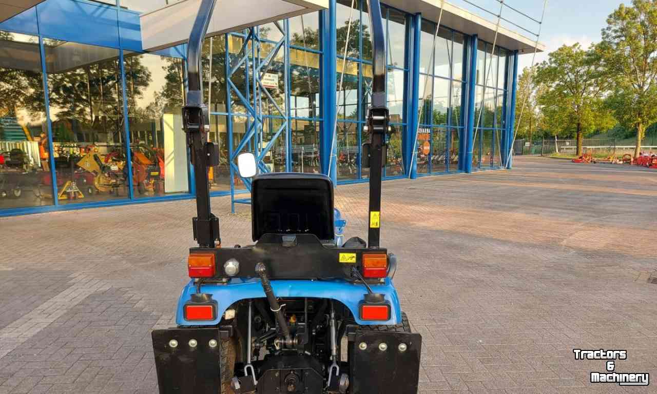 Tracteur pour vignes et vergers New Holland TZ21D
