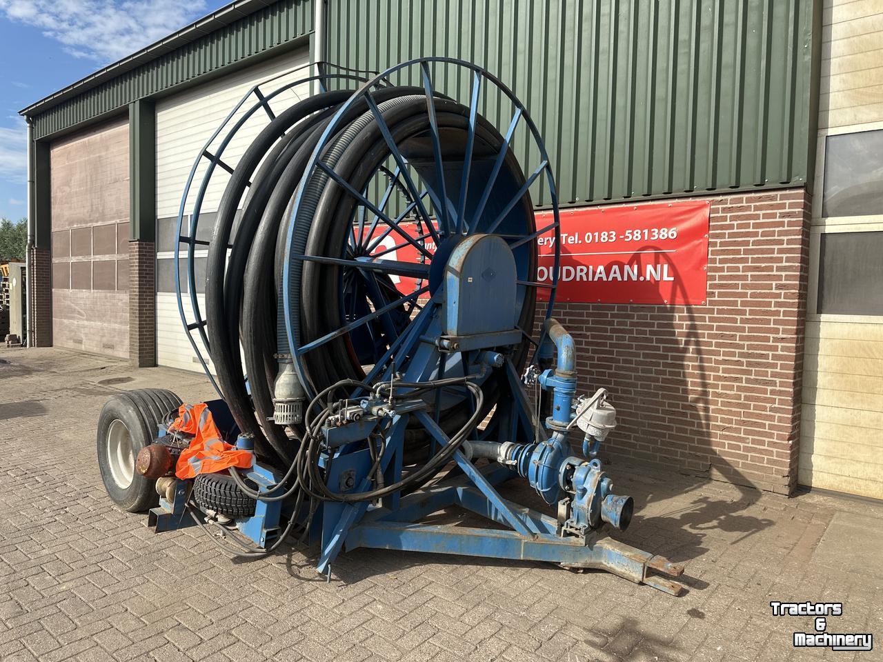 Irrigation à tuyau flexible trainé  Haspel met eigen pomp