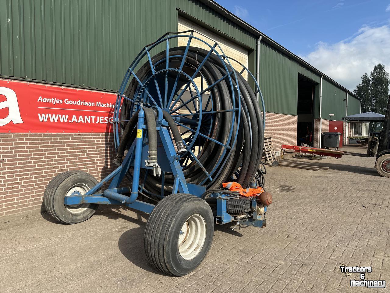 Irrigation à tuyau flexible trainé  Haspel met eigen pomp
