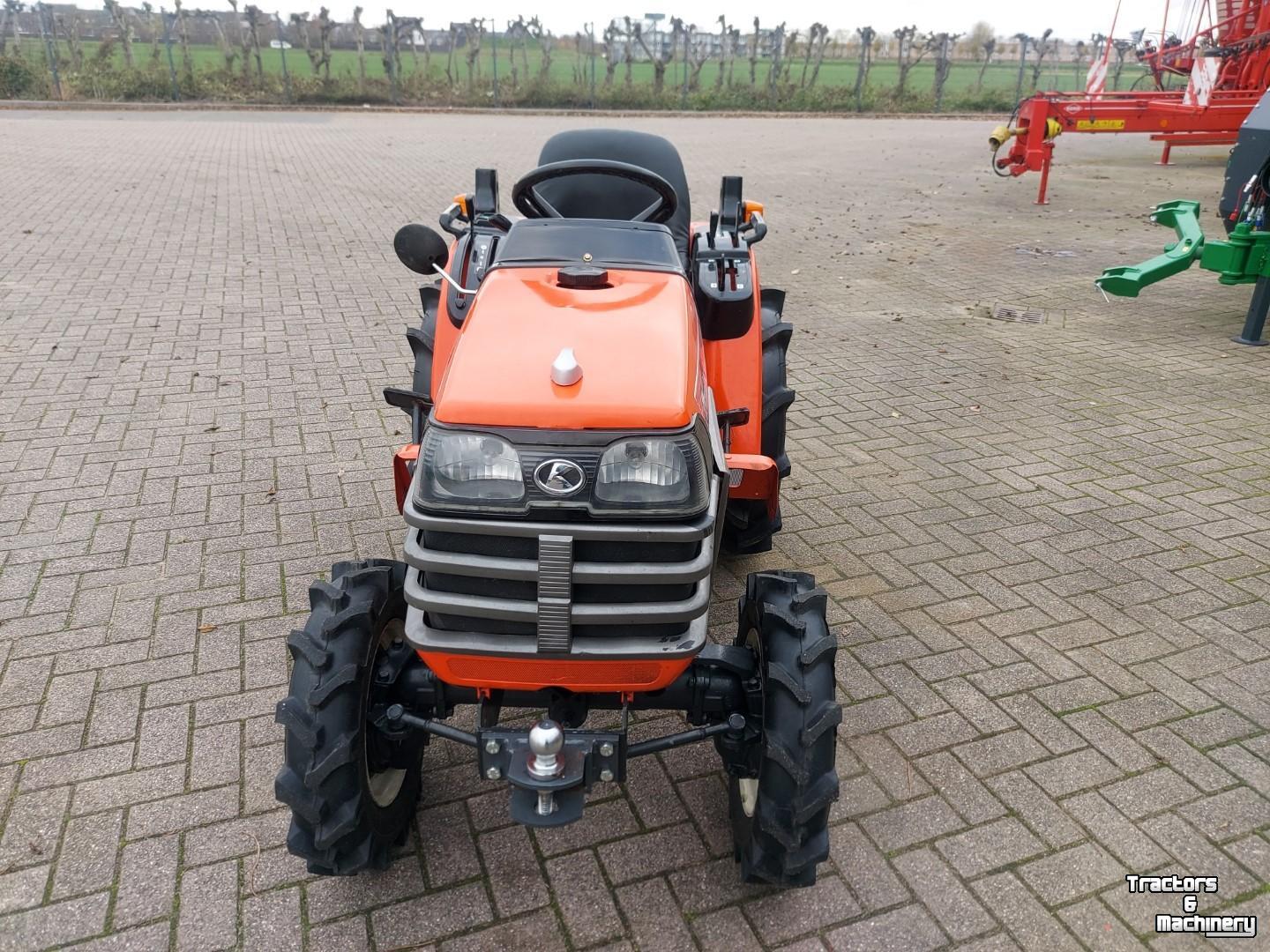 Tracteur pour vignes et vergers Kubota GB150