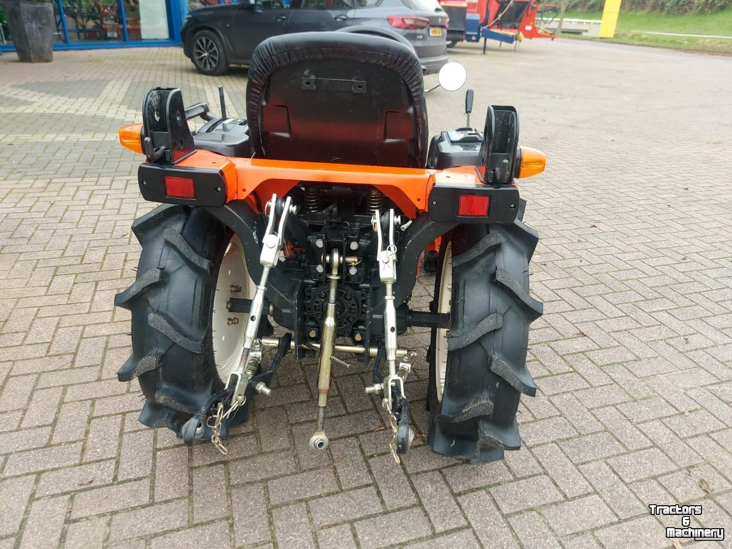 Tracteur pour vignes et vergers Kubota GB150