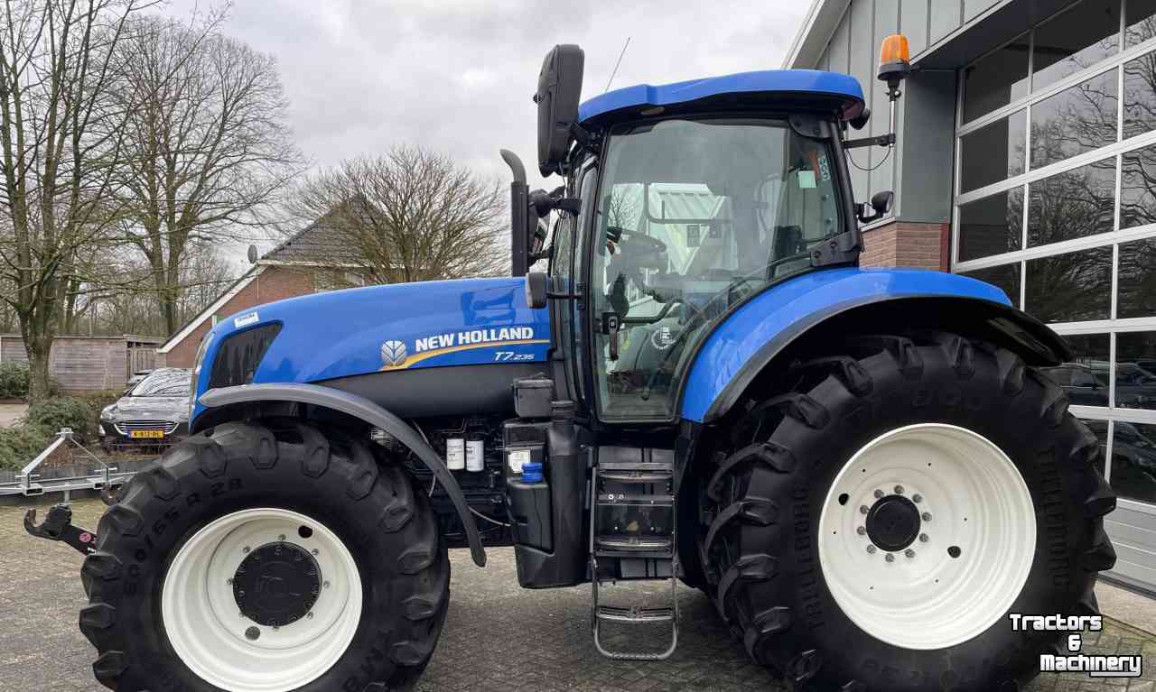 Tracteurs New Holland T7.235 Power Command Tractor