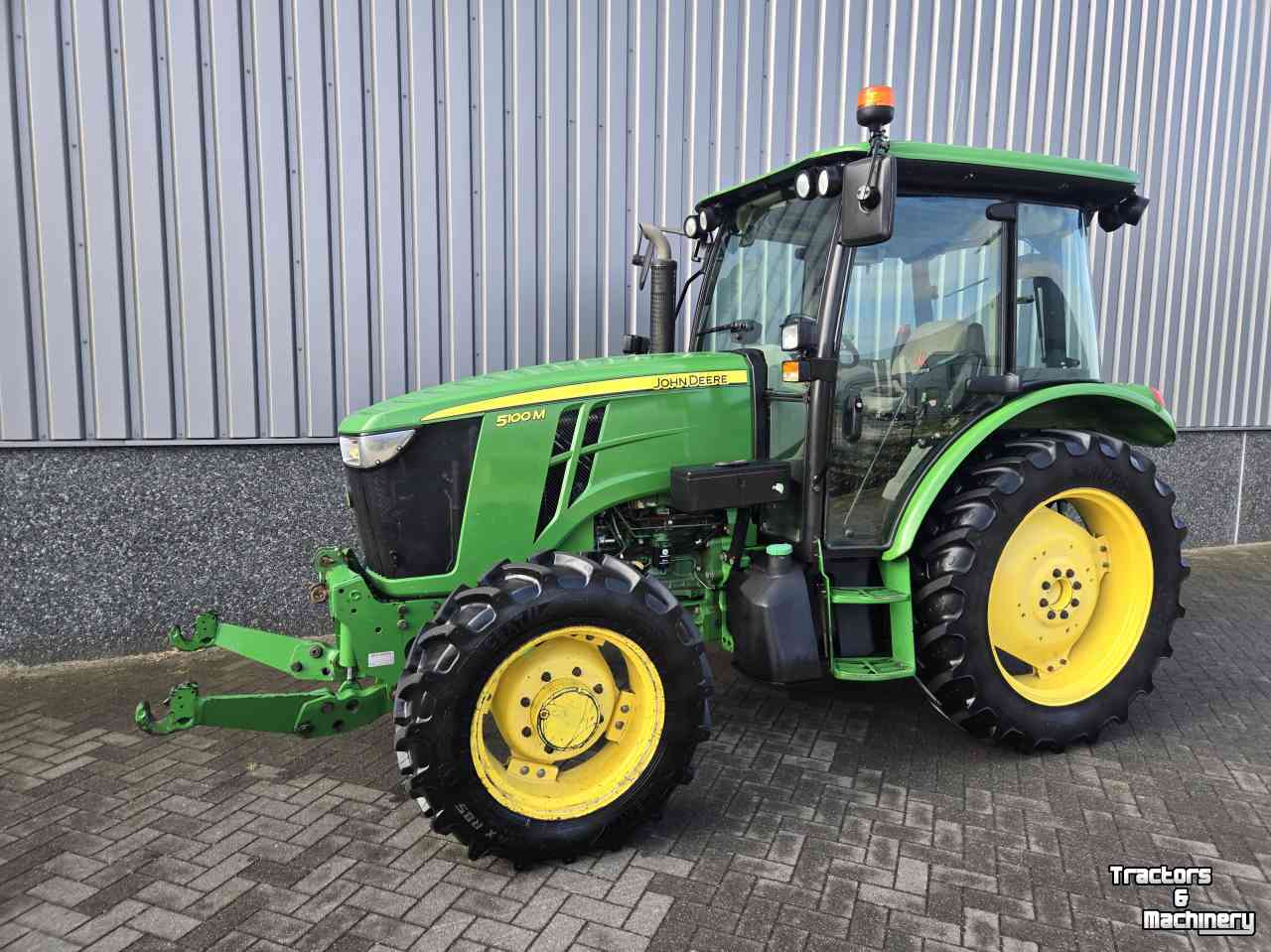 Tracteur John Deere 5100M