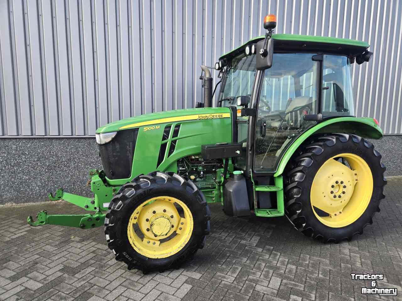 Tracteur John Deere 5100M
