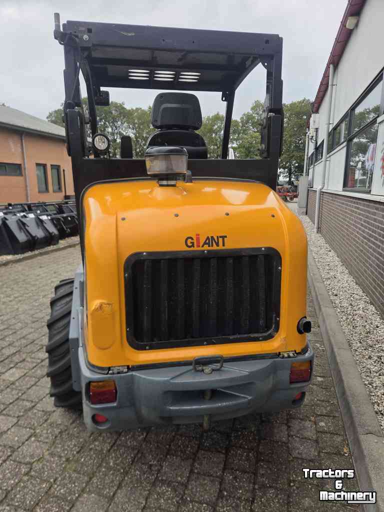 Chargeuse sur pneus Giant V6004T X-tra