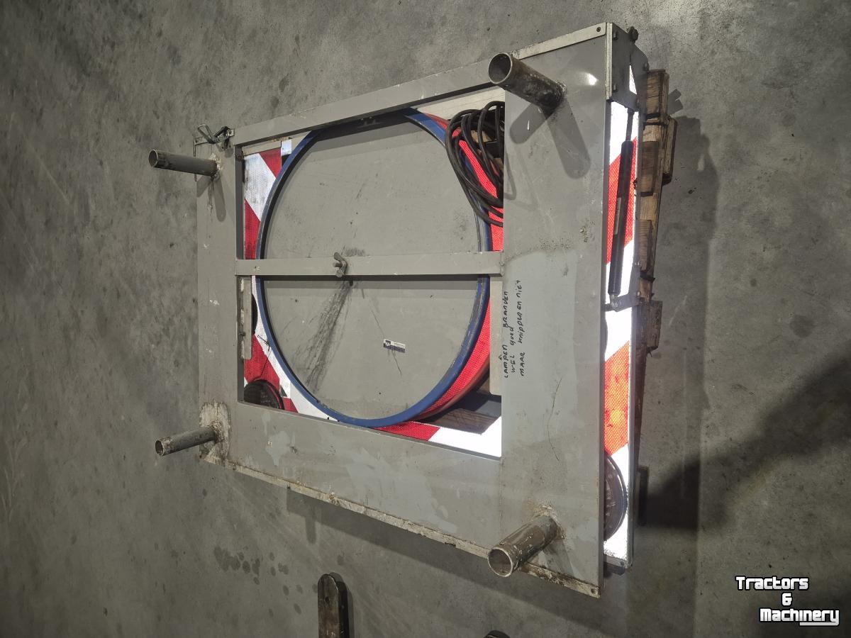Autres équipements pour rue, entretien des accotements et des fossés  Actie frame inklapbaar