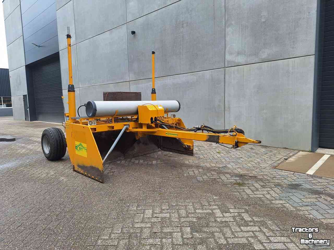 Décapeuse Bos KB 2650 met Kieboom Machine Control