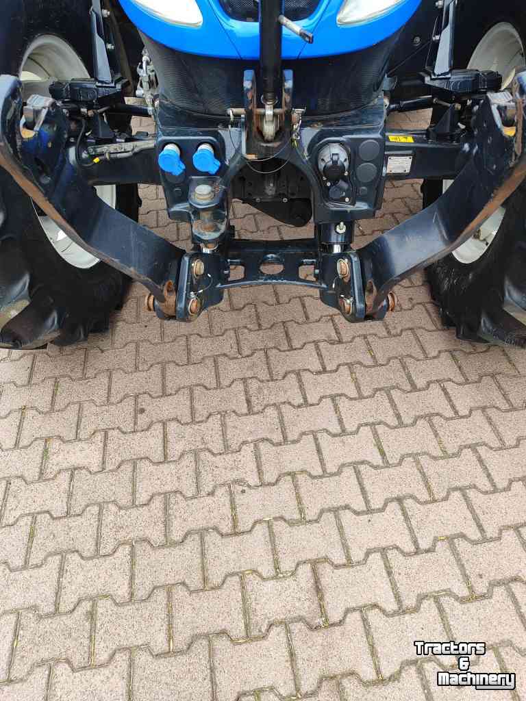 Tracteur New Holland T5.140 AC VERKOCHT