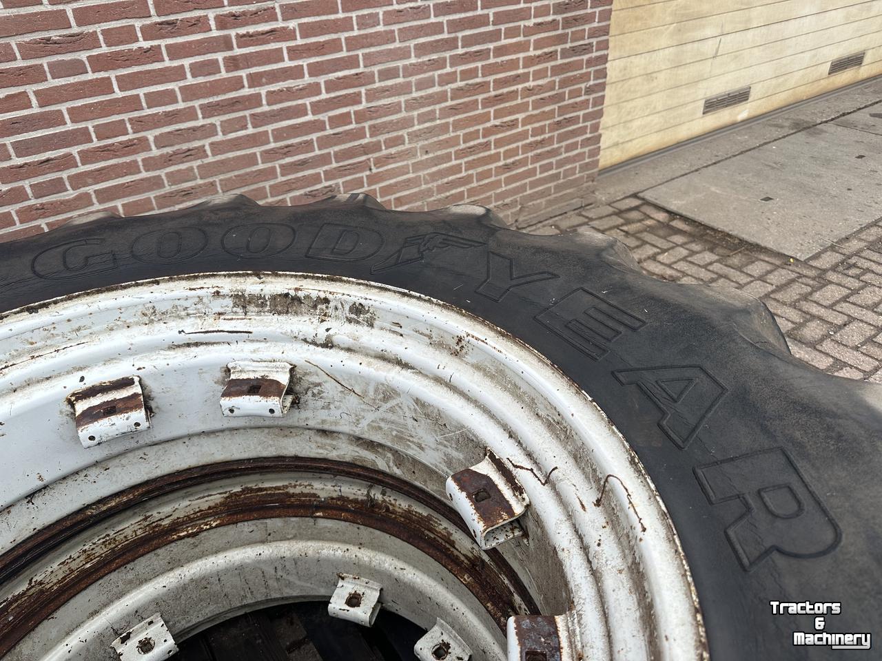 Roues, Pneus, Jantes, Barillets Jumelage Good Year Good Year banden 18.4 R38