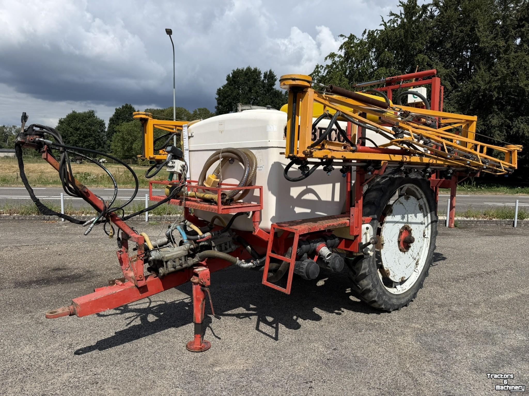 Pulvérisateur porté Cebeco 3000l 24m
