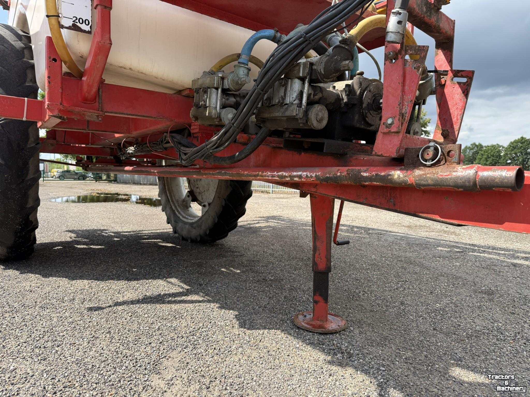 Pulvérisateur porté Cebeco 3000l 24m