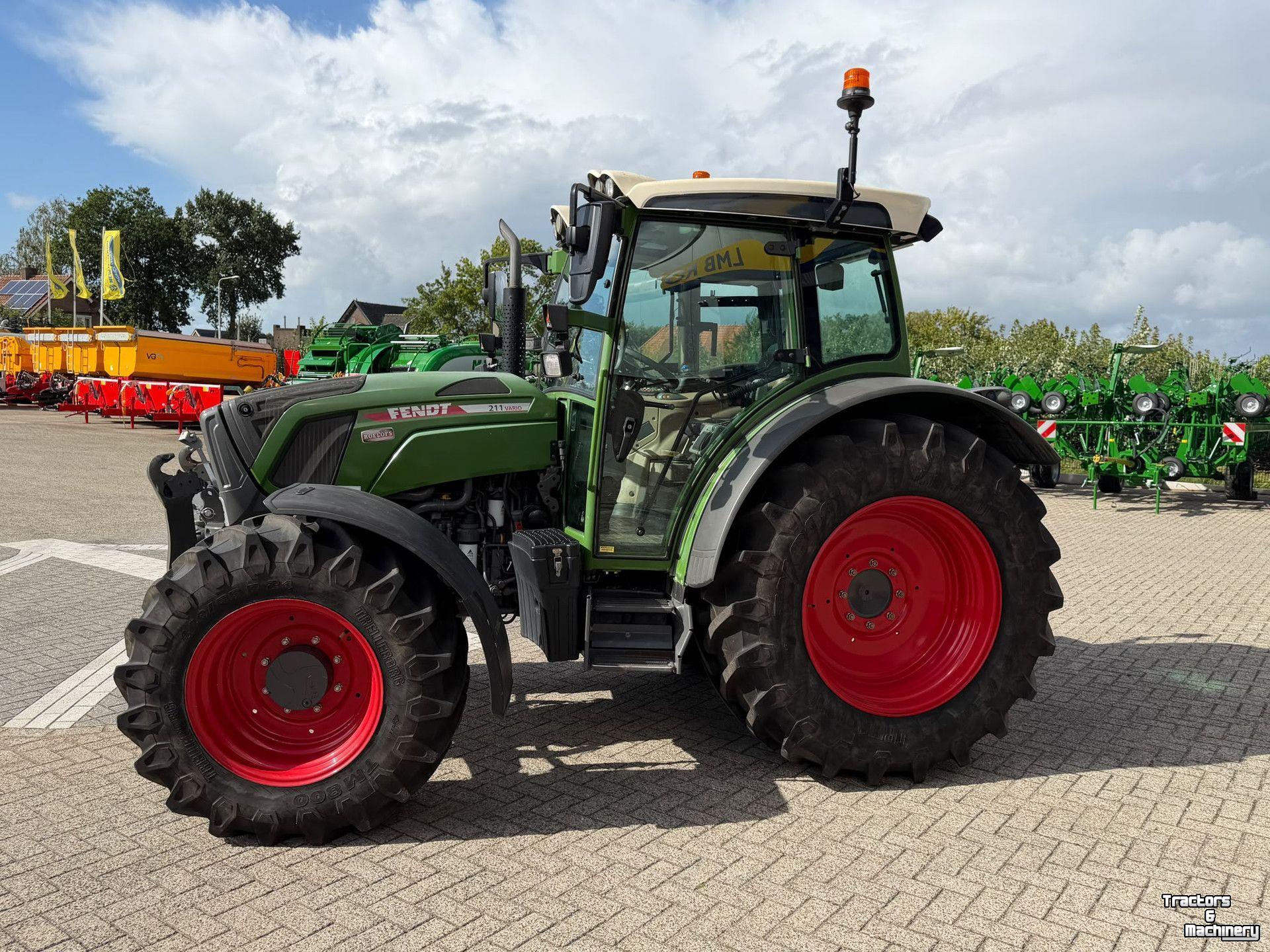 Tracteur Fendt 211 VARIO FENDT