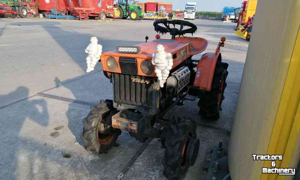 Tracteur pour horticulture Kubota B5000 4WD Mini-tractor