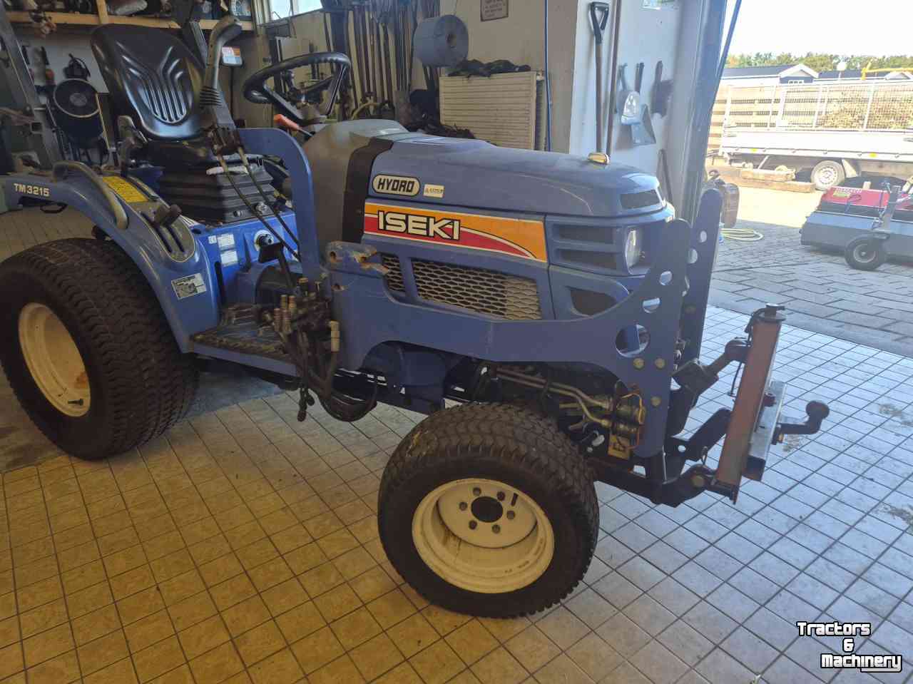 Chargeur frontal Iseki TM 3215