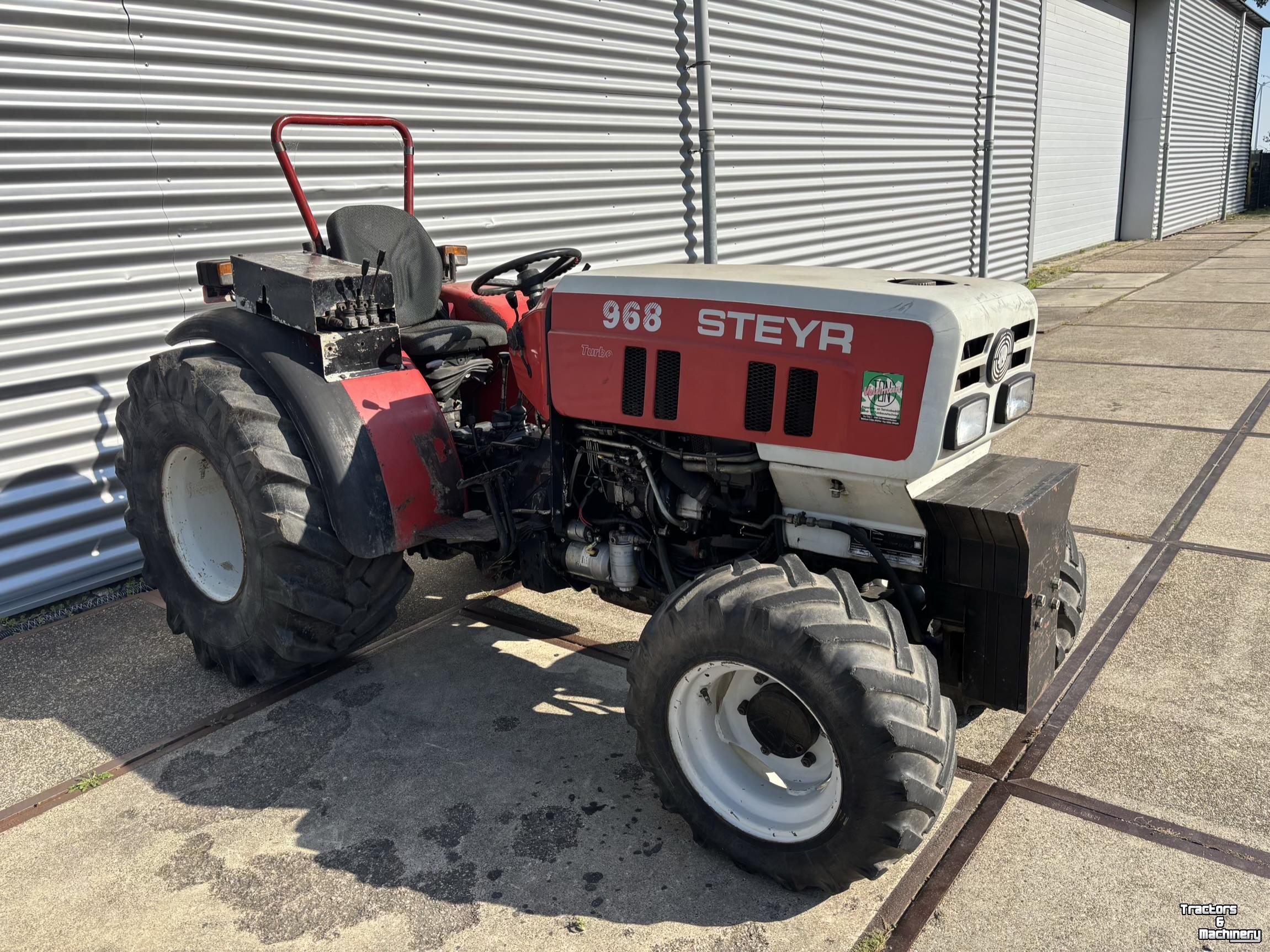 Tracteur Steyr 968