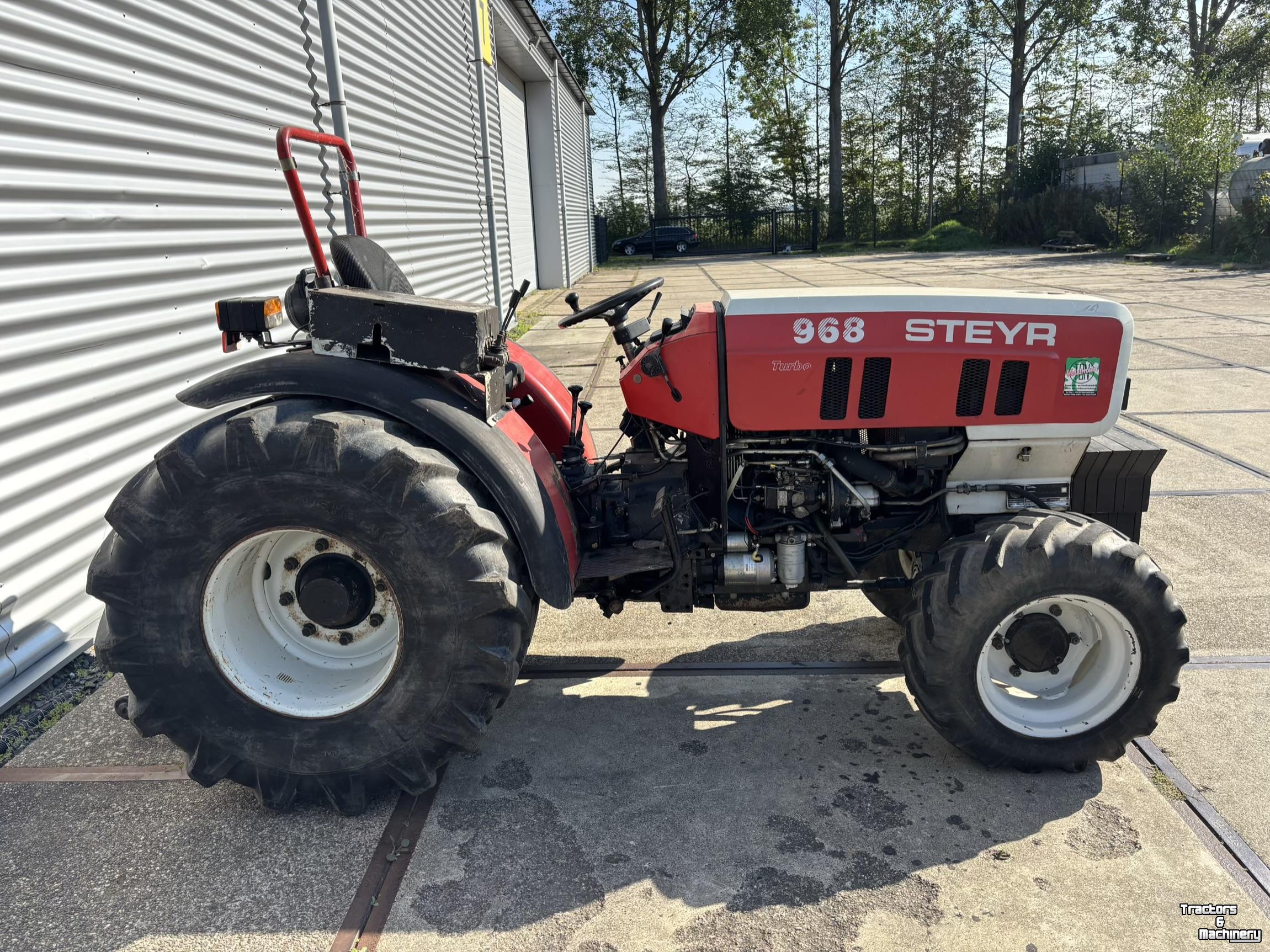 Tracteur Steyr 968