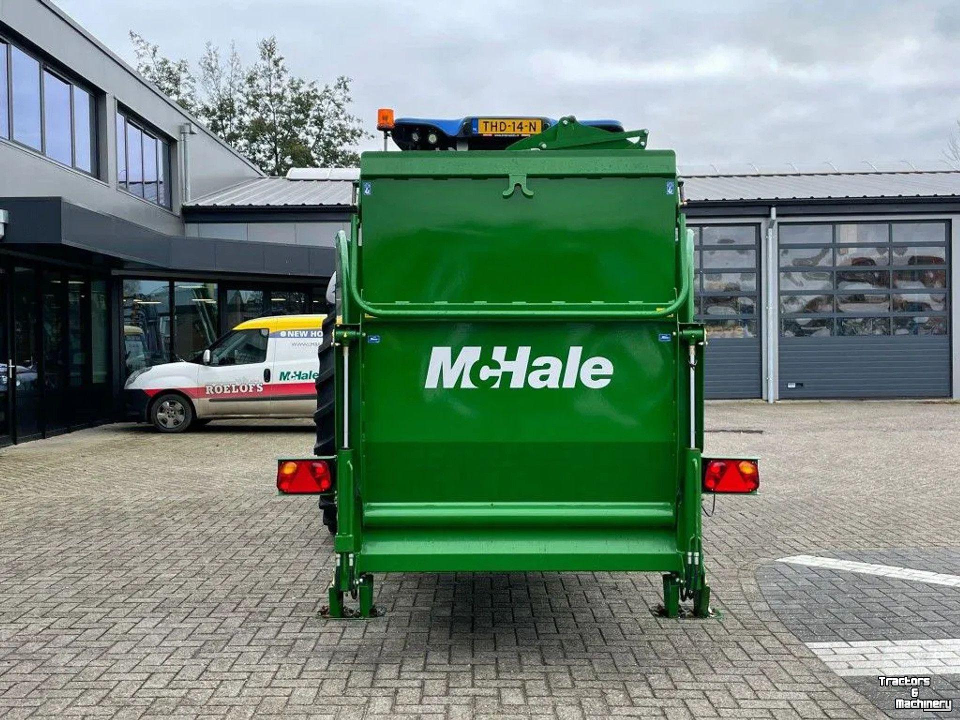 Distributeur de paille pour des logettes McHale C430