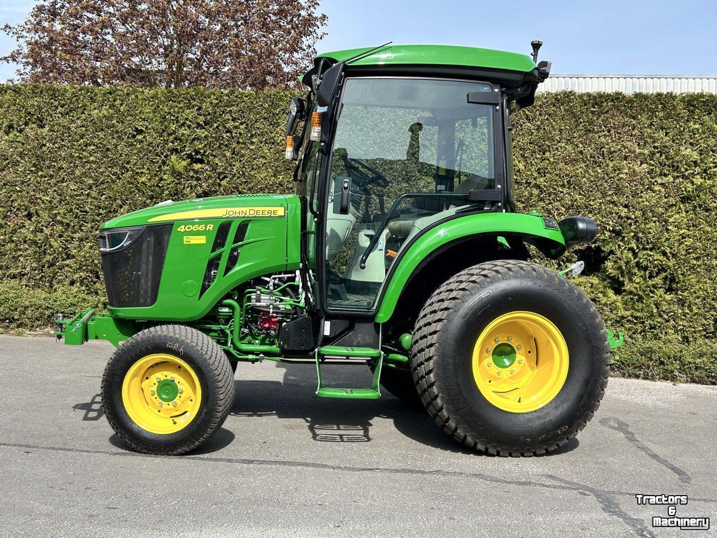 Tracteur pour vignes et vergers John Deere 4066R