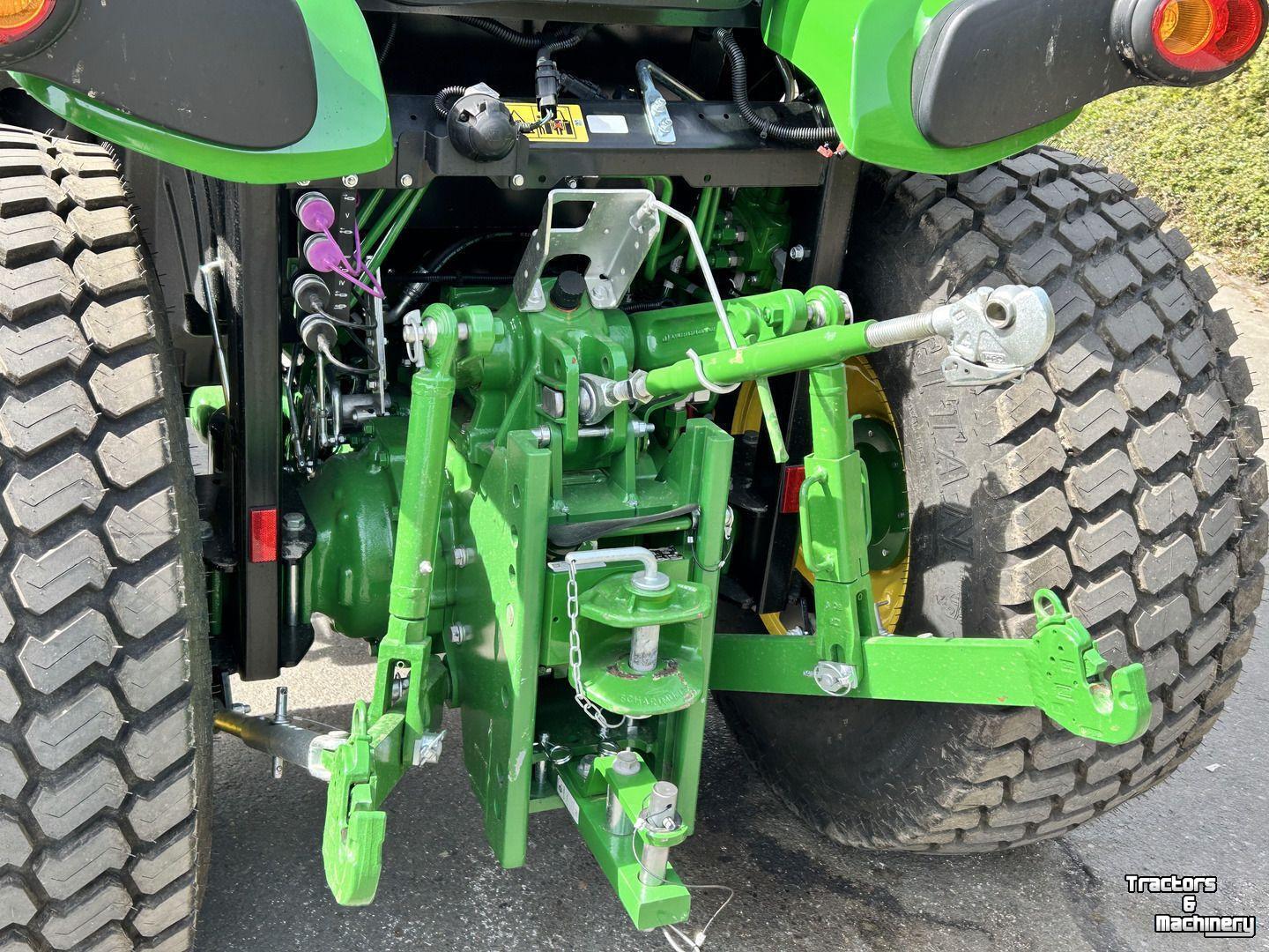 Tracteur pour vignes et vergers John Deere 4066R
