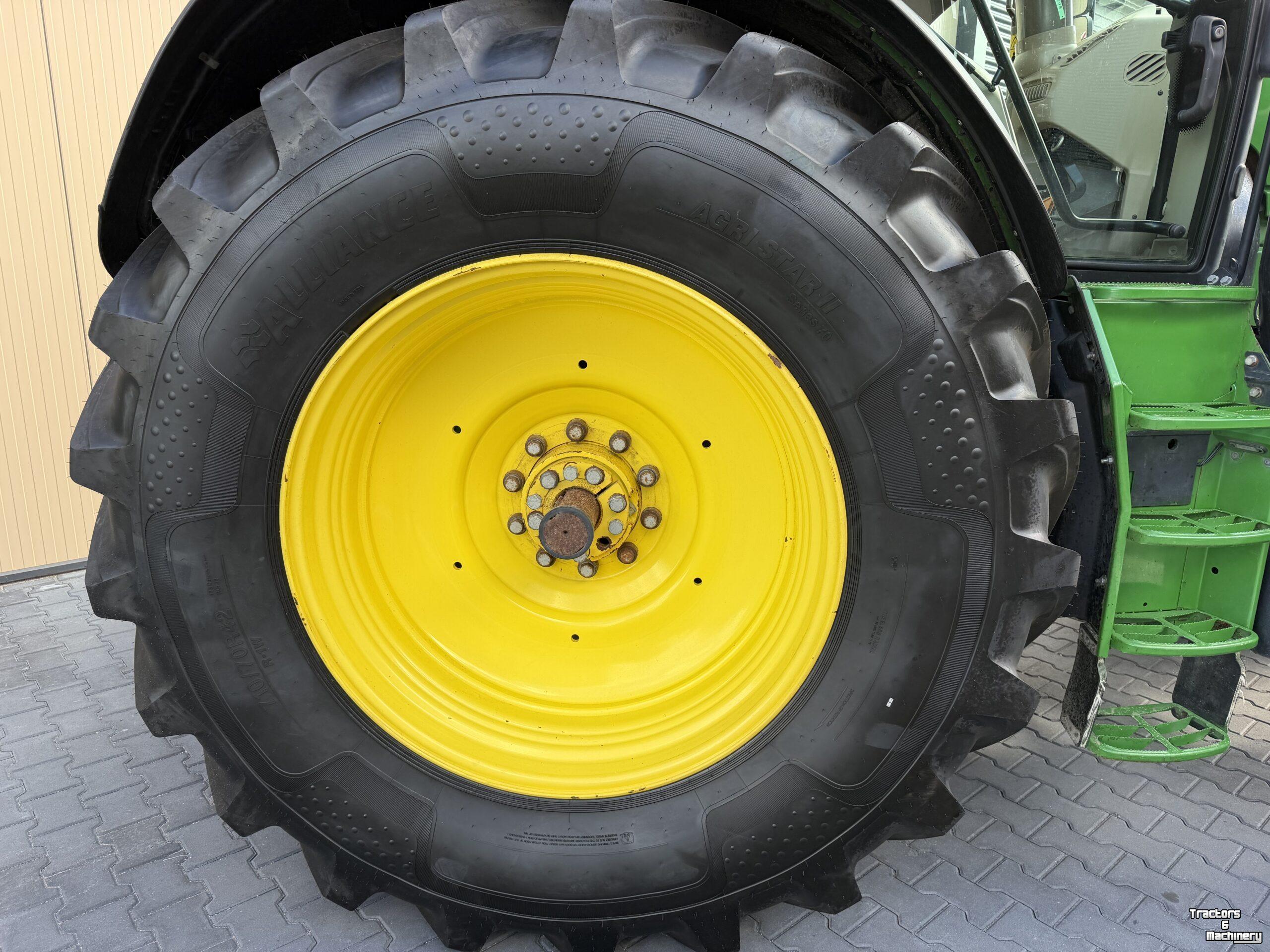 Tracteur John Deere 6215R